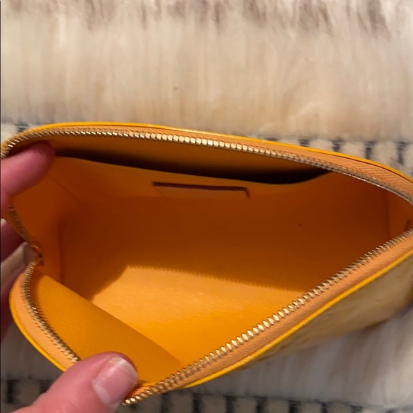 Louis Vuitton Makeup Bag - Picture 5 of 6